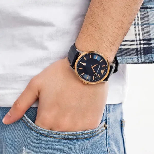 Relógio Emporio Armani Analógico com Mostrador Azul e Pulseira de Couro AR11188