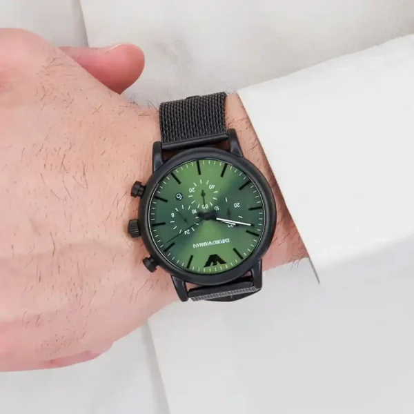 Emporio Armani Luigi Chronograph Relógio com pulseira de malha preta com mostrador verde para homens AR11470