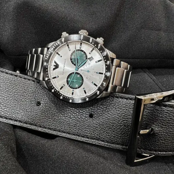Relógio Emporio Armani Mario Chronograph com mostrador branco e pulseira de aço preta para homens AR11471